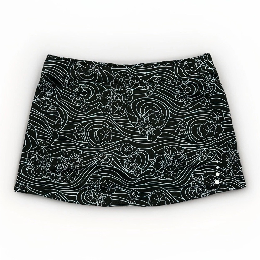 L.L. Bean Women's Skort Size M Floral Zipped Side Pocket 50+ UPF Stretch w Short